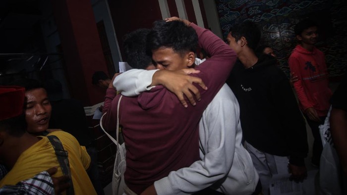 Senyum Bahagia Napi Usai Bebas Gegara Corona