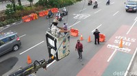 Alat itu diketahui dipasang di tiga titik di JPO.