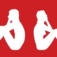 Brand fashion Kappa pun memisahkan gambar siluet pria dan wanita pada logonya. Awalnya, logo Kappa bergambar pria dan wanita duduk dengan saling menyenderkan punggung mereka. Foto: Istimewa