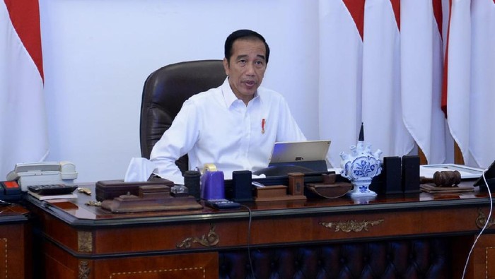Presiden Jokowi menerima laporan gugus tugas penanganan COVID-19