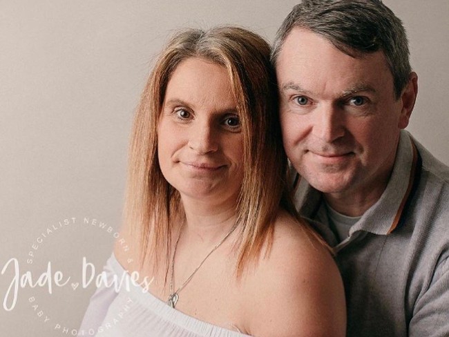 Sue hamil pertamakali saat usianya masih sangat muda, 14 tahun. Dan Noel saat itu berusia 25 tahun. Selama perjalanan mereka menjadi orangtua, keduanya sempat kehilangan seorang anak. Sue keguguran pada Juli 2014 saat kehamilannya memasuki usia 21 minggu. Foto: Instagram @theradfordfamily