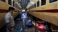 Pemerinah India juga menginstruksikan pihak kereta api untuk menilai kelayakan pembuatan tempaat tidur rumah sakit dan segala peralatan yang digunakan. (Indian Railwayss)