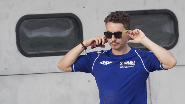 KUALA LUMPUR, MALAYSIA - FEBRUARY 08: Jorge Lorenzo of Spain and Monster Energy Yamaha MotoGP Team  looks on in pit during the MotoGP Pre-Season Tests at Sepang Circuit on February 08, 2020 in Kuala Lumpur, Malaysia. (Photo by Mirco Lazzari gp/Getty Images)