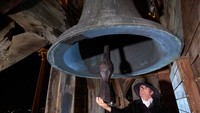 Dulu tradisi ini digunakan Katedral Lausanne untuk berjaga-jaga di atas kota dan membunyikan bel jika mereka melihat api. (REUTERS/Denis Balibouse)