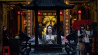 Secara khusus, respon cepat dan transparan pemerintah Taiwan dengan pejabat medis telah  dijadikan contoh bagaimana demokrasi masih dapat mengendalikan epidemi, bahkan ketika beberapa pihak mengklaim hanya pemerintah otokratis seperti Cina yang dapat secara efektif mengendalikan virus yang begitu cepat menyebar. 