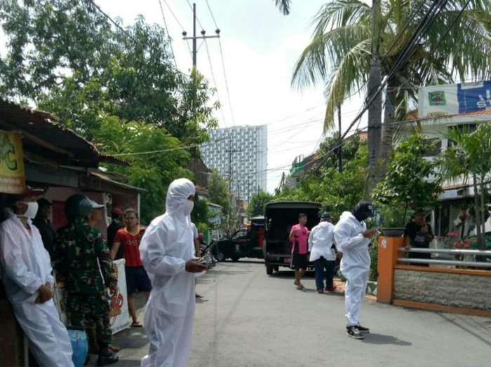 Seorang pasien positif corona meninggal di Rumah Sakit Haji Surabaya. Pasien tersebut berjenis kelamim laki-laki.