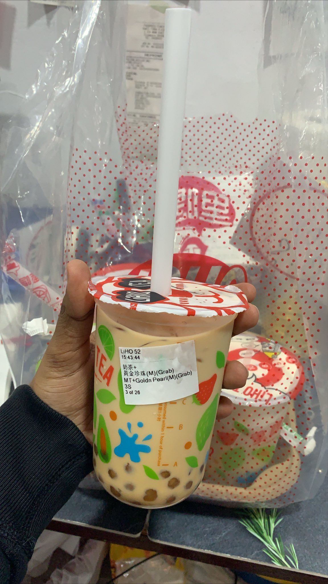 Kiriman bubble tea untuk pegawai supermarket