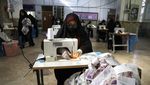 Melihat Semangat Relawan Wanita Perang Lawan Corona di Iran
