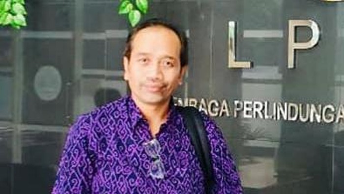 Pakar Psikologi Politik Andik Matulessy mengatakan, wabah corona telah mengubah peta politik menjelang Pilkada serentak 2020. Menurutnya itu ditandai dengan penundaan tiga tahapan yang dilakukan KPU.