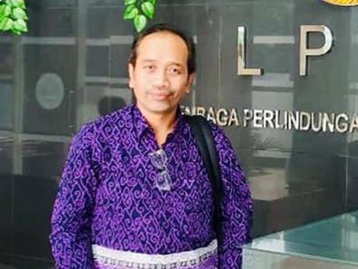 Pakar Psikologi Politik Andik Matulessy mengatakan, wabah corona telah mengubah peta politik menjelang Pilkada serentak 2020. Menurutnya itu ditandai dengan penundaan tiga tahapan yang dilakukan KPU.