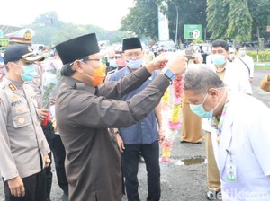 Begini Cara Forkopimda Pasuruan Hormati Perjuangan Petugas Medis Corona