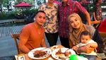 10 Momen Kulineran Soraya Larasati Bareng Keluarga hingga Teman Artis
