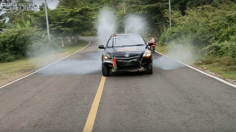 Toyota Vios modifikasi water cannon Toyota Vios modifikasi water cannon