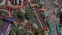 Keramaian di Toy Story Land di Disneys Hollywood Studio Orlando pada 15 Maret 2020. (REUTERS/Gregg Newton)