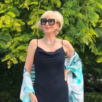 Julia pun sering menjadi narasumber untuk diminta pendapatnya mengenai ciri-ciri pasangan selingkuh. Beberapa waktu lalu, ia mengungkap jika meski sedang pandemi Corona, banyak orang yang melaporkan pasangannya berselingkuh. Hal itu dilatarbelakangi kondisi lockdown yang mengharuskan mereka berdiam diri di rumah dan melihat gerak-gerik mencurigakan pasangan. Foto: Twitter @JuliaHartleyM