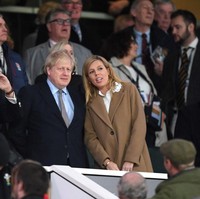 Sayangnya, sang tunangan tidak kunjung membaik. PM Boris Johnson memutuskan untuk mengisolasi diri di rumah sakit St. Thomas, London, Minggu (5/4/2020). Foto: Getty Images