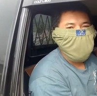 Baru-baru seorang sopir yang memakai masker dari celana dalam jadi viral. Sosoknya mencuri perhatian karena masker yang dikenakannya anti mainstream. Foto: Tangkapan layar facebook