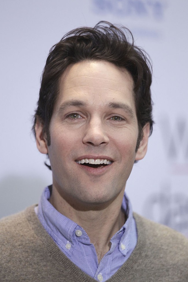 Happy Birthday to another favorite of mine, Paul Rudd!! Enjoy celebrating the 21st anniversary of your 30th birthday(since that’s clearly the year you stopped aging)!! tulis Chris Evans. Foto: Getty Images/Andreas Rentz