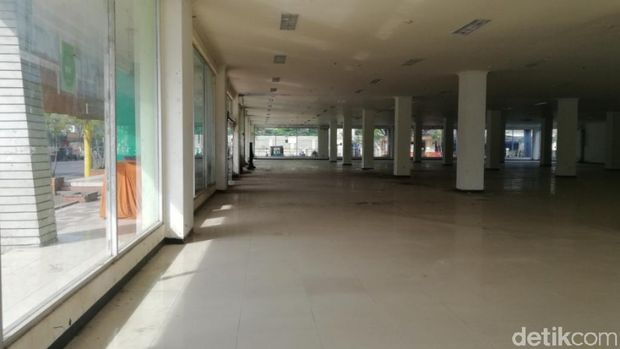 Bagian dalam mal yang diperkirakan bisa tampung 100 orang