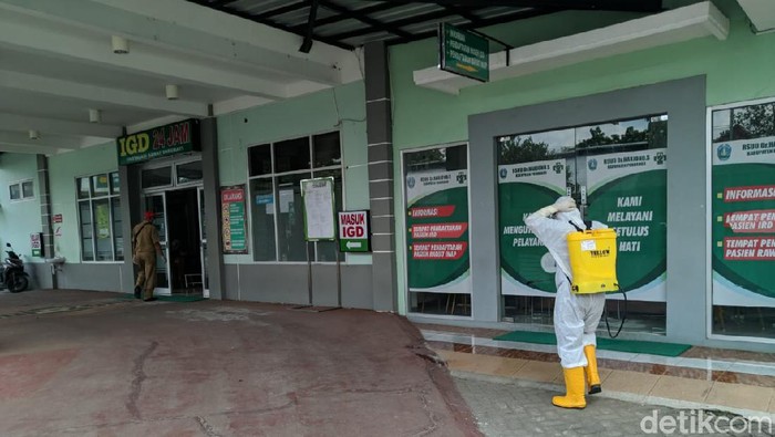 RSUD dr Harjono Ponorogo kini mengisolasi 16 pasien. Yakni 10 Pasien Dalam Pengawasan (PDP), 3 Orang Dalam Pemantauan (ODP) dan 3 pasien positif corona.