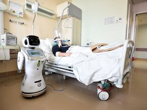 Seperti Ini Jadinya Saat Robot Gantikan Tim Medis Rawat Pasien Corona