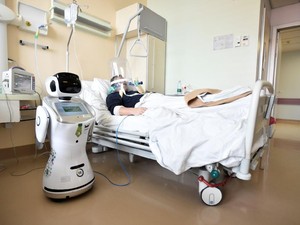 Seperti Ini Jadinya Saat Robot Gantikan Tim Medis Rawat Pasien Corona