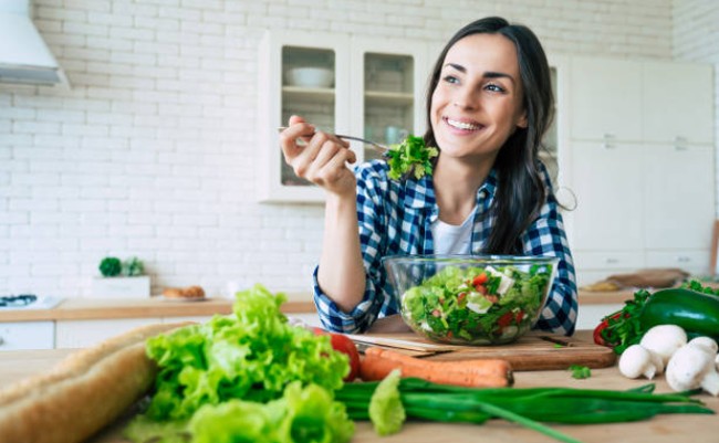 5 Kebiasaan Makan Baru Ini Terbentuk Karena Virus Corona 5 Kebiasaan Makan Baru Ini Terbentuk Karena Virus Corona