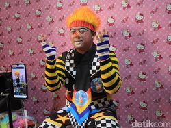 Badut Ini Hibur Anak-anak Via Medsos Saat Pandemi Corona