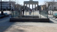 Namun setelah Covid-19 menyerang Berlin, tempat ini pun sepi.  Foto diambil pada tanggal 25 Maret 2020. (REUTERS/Fabrizio Bensch)