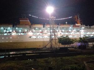 Panik Ada Suspect Corona di KM Lambelu, Penumpang Nekat Lompat ke Laut