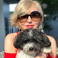 Secara mengejutkan aku memergoki pencurian cincin. Banyak item-item mahal, perhiasaan indah yang disembunyikan di tubuh wanita itu. Dan begitulah bagaimana banyak hal dicuri dari toko. Itu semua membawaku menjadi invesgitator swasta, ungkapnya dilansir Dailymail.Foto: Twitter @JuliaHartleyM