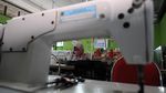 Relawan dan Penyandang Disabilitas Bikin Masker Gratis