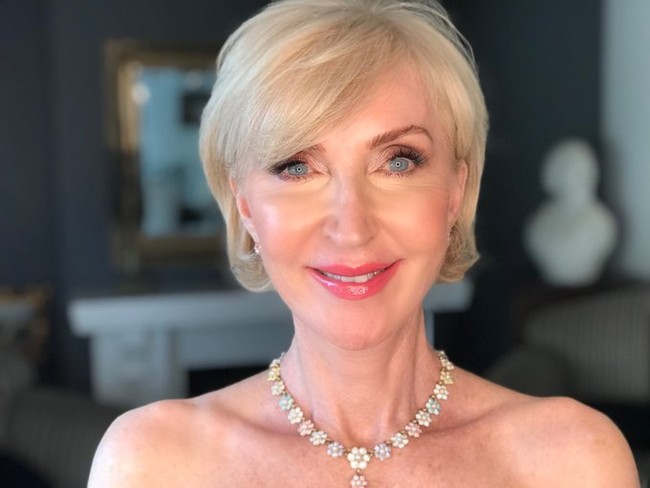 Jasa usaha Julia sering disewa oleh berbagai kalangan, termasuk selebriti terkenal, politisi, atlit, perusahaan, dan orang-orang kaya. Berbasis di Selandia Baru, ia pun mengerjakan kasus dari berbagai negara. Perselingkuhan adalah salah satu kasus yang paling banyak ditanganinya. Tak heran jika ia juga menjadi pakar untuk urusan hubungan, perselingkuhan, dan natur manusia. Foto: Twitter @JuliaHartleyM