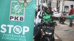 PKB Bagi-bagi Nasi Kotak Untuk Ojol