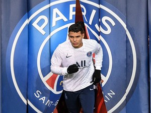 Thiago Silva Selangkah Lagi Tinggalkan PSG