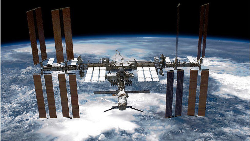 Bagaimana para astronaut membersihkan stasiun luar angkasa dari virus dan bakteri