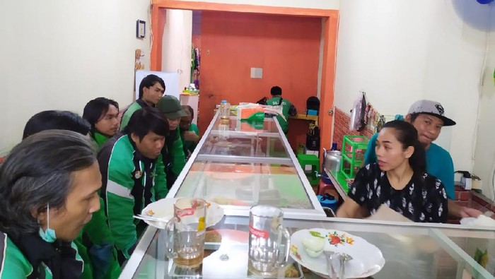Pengemudi ojol di Bandung