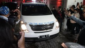Jenazah Glenn Fredly Dibawa ke Heaven Dharmais