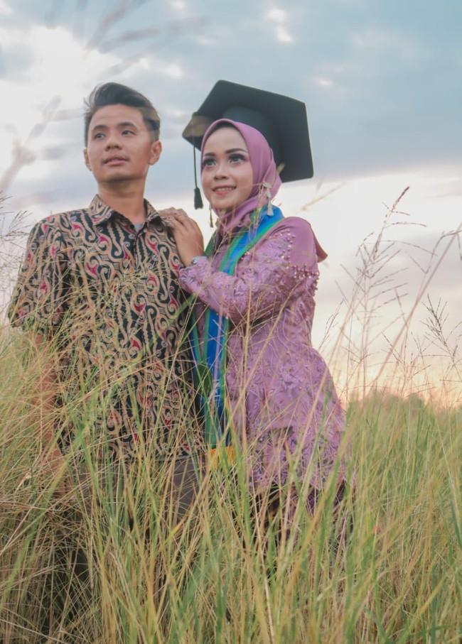 Saat dihubungi Wolipop, Yayan mengaku telah menjalin hubungan asmara dengan kekasihnya selama dua tahun lebih. Perkenalan keduanya pun berawal dari BBM.  Foto: dok. Pribadi