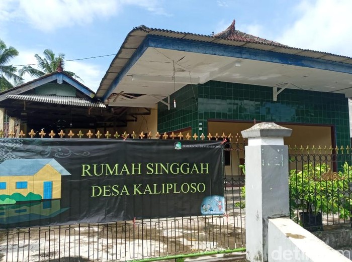 Ada 262 rumah singgah yang disiapkan di Banyuwangi untuk mengisolasi para pemudik. Dari ratusan rumah singgah itu total ada 622 kamar atau sekitar 1.000 bed.