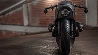 Untuk modifikasi yang satu ini dijamin semuanya pasti setuju, kalau motor modifikasi BMW RNineT ini sangat gagah dan keren. Foto: Pool (Autoevolution)