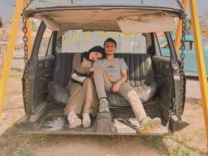 Terpopuler Sepekan: Viral Kisah Cinta Tukang Bakso Bakar dan Bidan