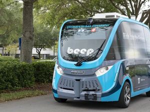 Canggih, Mobil Tanpa Awak Ini Bantu Pengetesan Corona
