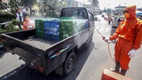Sementara di Kota Bogor sendiri total pasien yang terkonfirmasi positif terinfeksi virus Corona ada 41 kasus. Dari 41 kasus ini, sebanyak 33 pasien masih dirawat di rumah sakit. Ada 18 pasien PDP yang meninggal dan masih menunggu hasil laboratorium. Sementara itu, pasien PDP yang masih menjalani perawatan di rumah sakit hingga kini ada 38 kasus. Orang dalam pemantauan (ODP) di Kota Bogor bertambah jadi 811 kasus. Rinciannya, sebanyak 416 kasus telah selesai ditangani dan 395 orang masih dalam pemantauan. Foto: ANTARA FOTO/Yulius Satria Wijaya