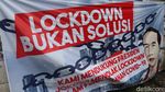 Spanduk Dukungan untuk Jokowi Atasi Corona Mejeng di Bandung