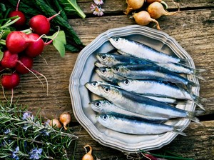 8 Makanan dan Minuman Pembakar Lemak untuk Usir Perut Buncit