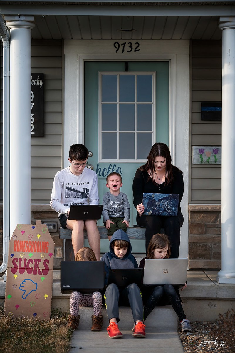 Intip pesan anak-anak ini yang sedang berada di rumah saja untuk para warga dunia yang tengah memberantas pandemi virus Corona (COVID-19).