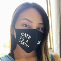 Kampanye dilakukan dengan mem-posting foto selfie seseorang memakai masker, dengan tulisan # Hate is a Virus. Foto: instagram