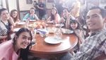 Intip Serunya Momen Kuliner Atalarik Syach Bersama Rekan Artis