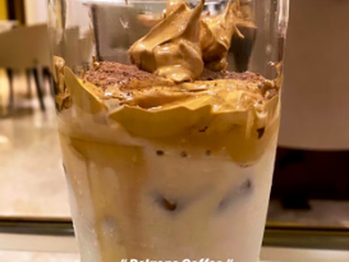Syahrini bikin dalgona coffee Syahrini bikin dalgona coffee